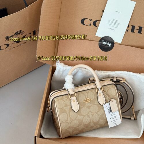 230 (full package) replica version
size：18*12cm
C Home 24ss Pillow Bag/New Product Upgraded Again
Super cute mini Boston
Classic small size
Small body, large capacity!
Channel goods are very rare!
Search Coach Pillow Bag
