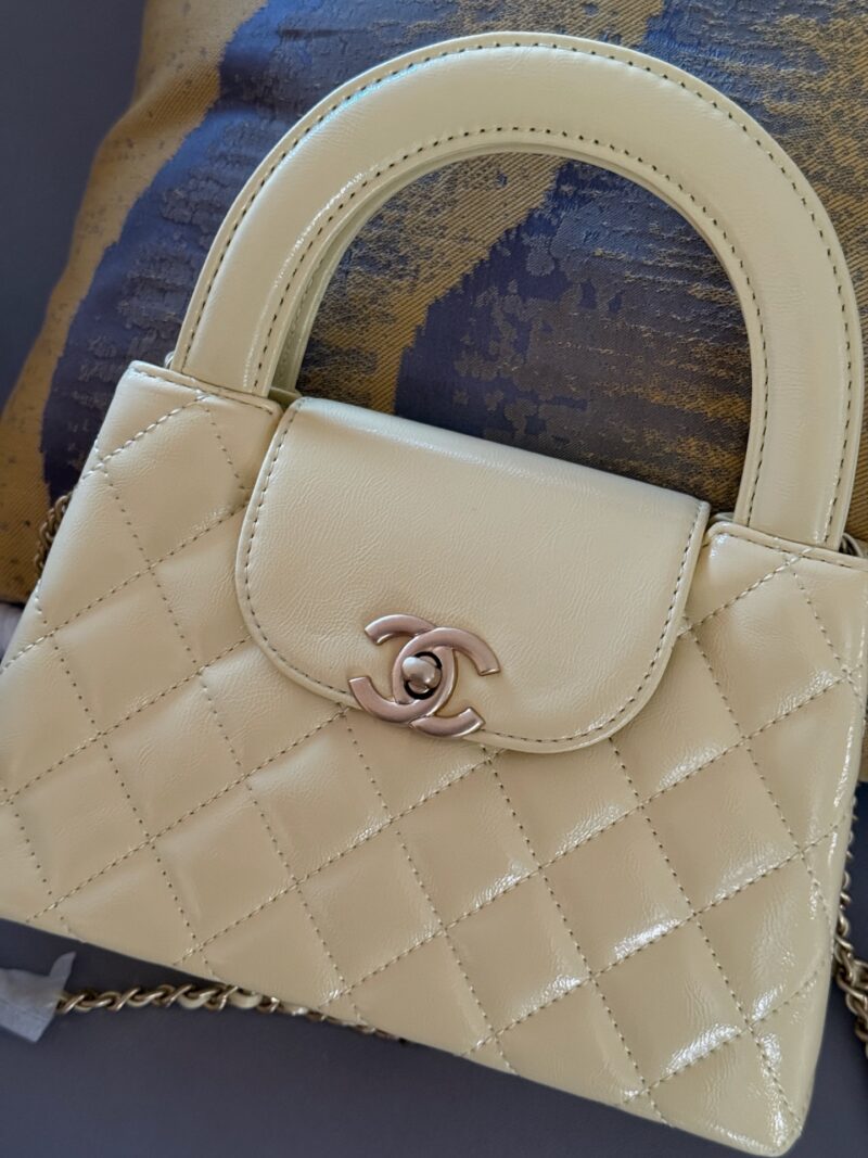 ebea16c59c.jpg 220 boxes
Grandma Xiang's color is really amazing/stunning
size:20*12cm
Xiaoxiang's 23k Kelly
The most beautiful 23k, the oil wax skin looks so good! I have the impulse to immediately drop the sa!
Cowhide quality