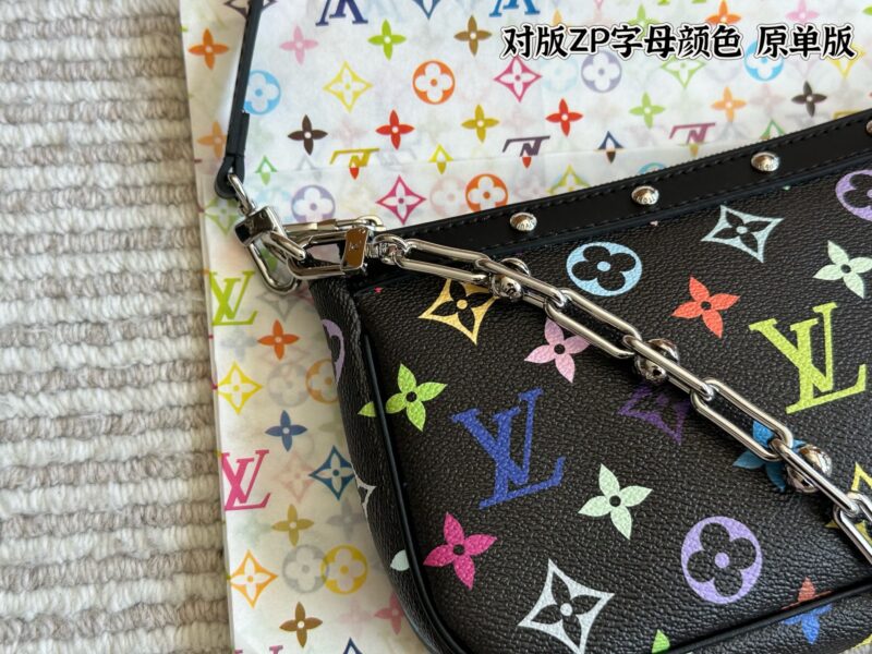 ec13af819a.jpg 260 box original single version
size:22*12cm
L Home Mahjong Bun! Replica
?? Short shoulder straps! chain ??
Everything is available!!
Summer mahjong bag is more suitable, really fragrant armpit bag