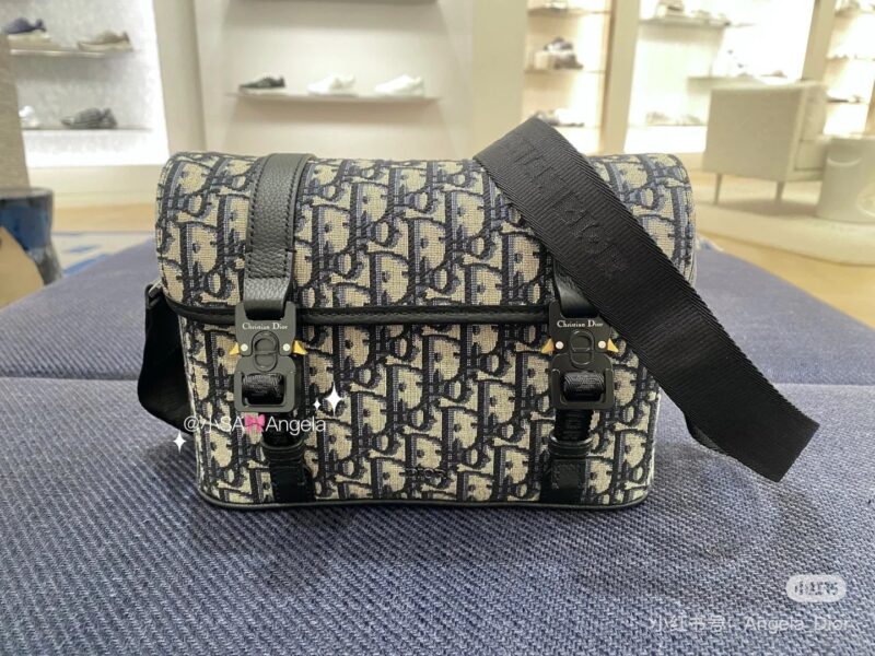 ec318c78a1.jpg Dior Classic Old Flower Postman Bag