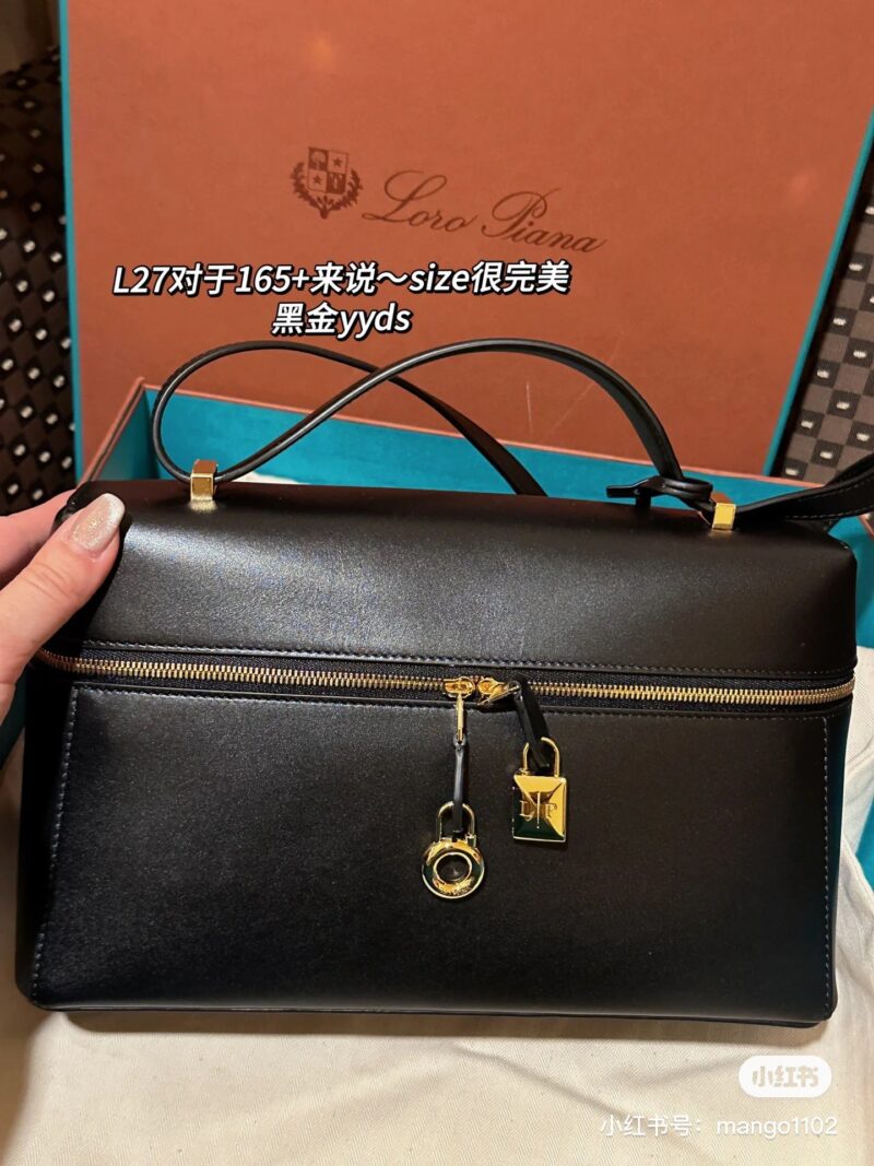 A niche hand-held, one shoulder, and crossbody lunch box bag, fashionable, simple, and versatile! Some people are immediately attracted by this retro niche hand-held shoulder crossbody lunch box bag! Its design is simple yet not simple, full of a s...