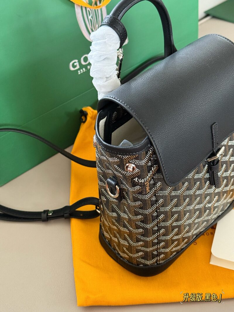 ee07da2a55.jpg 225 leather matching
size:20*23cm
Alpin mini Goryard that never gets tired of carrying
Goya backpack
It has a very light weight!
Single shoulder, double shoulder/back method can also be switched freely
The casual and fashionable feeling of mini siz...