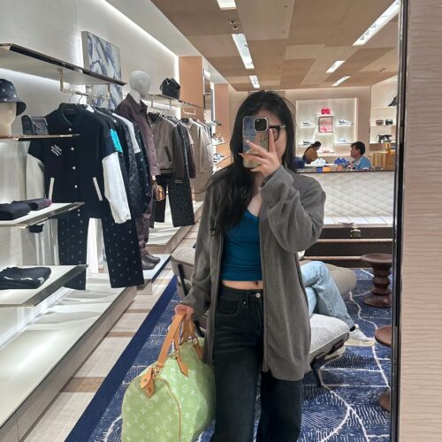 Can the new color LV Speedy P89 reach your heart
LV Speedy p89 has released many colors, Creative Director Pharrell
Williams is truly a trendy king, combining classic presbyopia with trendy dopamine colors to create a vintage and fashionable look!
Ba...