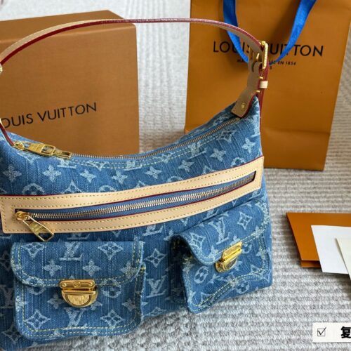275 boxes
size：30 22cm
L's jeans are perfect for summer
I really like the tannin series
Sufficient capacity,
Soft and not afraid of pressure,
Color resistant and stylish!