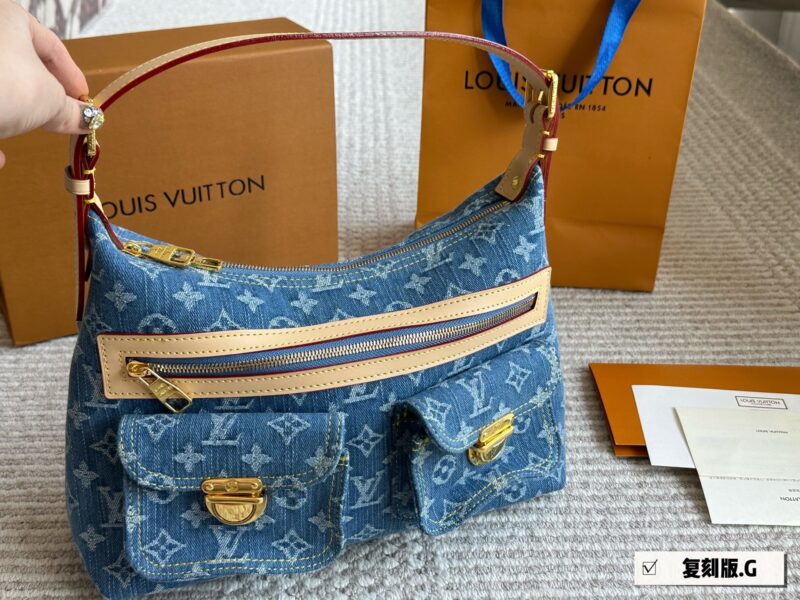 eed43f885b.jpg 275 boxes
size:30 22cm
L's jeans are perfect for summer
I really like the tannin series
Sufficient capacity,
Soft and not afraid of pressure,
Color resistant and stylish!