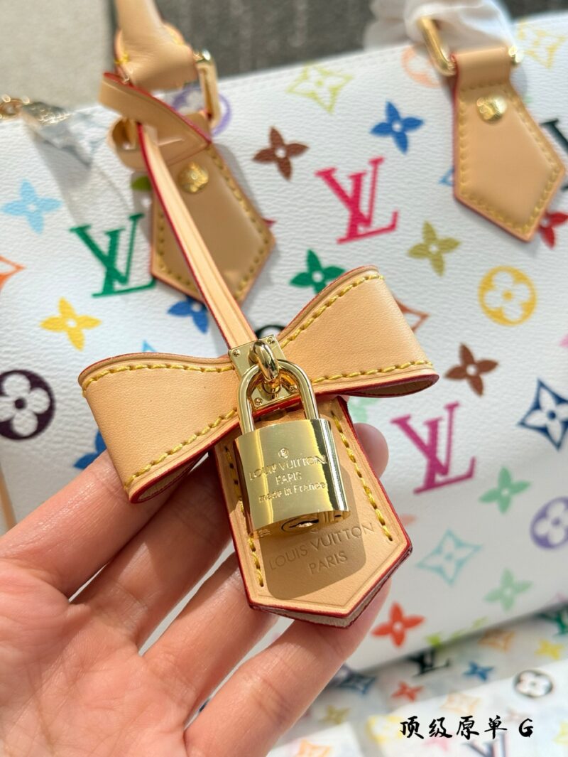 Color changing cowhide p310
LV x Takashi Murakami co stars are amazing, hands-on collection day
The recent collaboration between LV and Takashi Murakami has caused a huge sensation since its release. The representative "Multicolor" in this series is ...