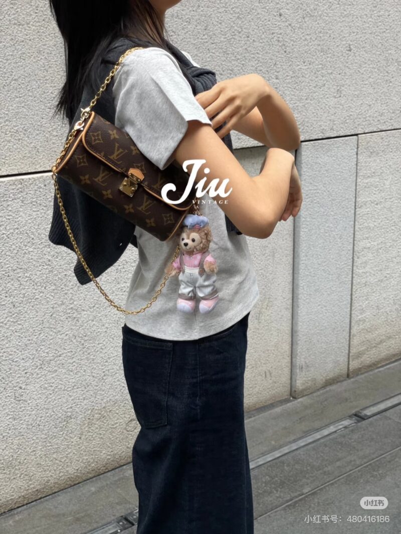 ef849749e4.jpg Cross shoulder, single shoulder, hand-held, and various back techniques are all suitable~