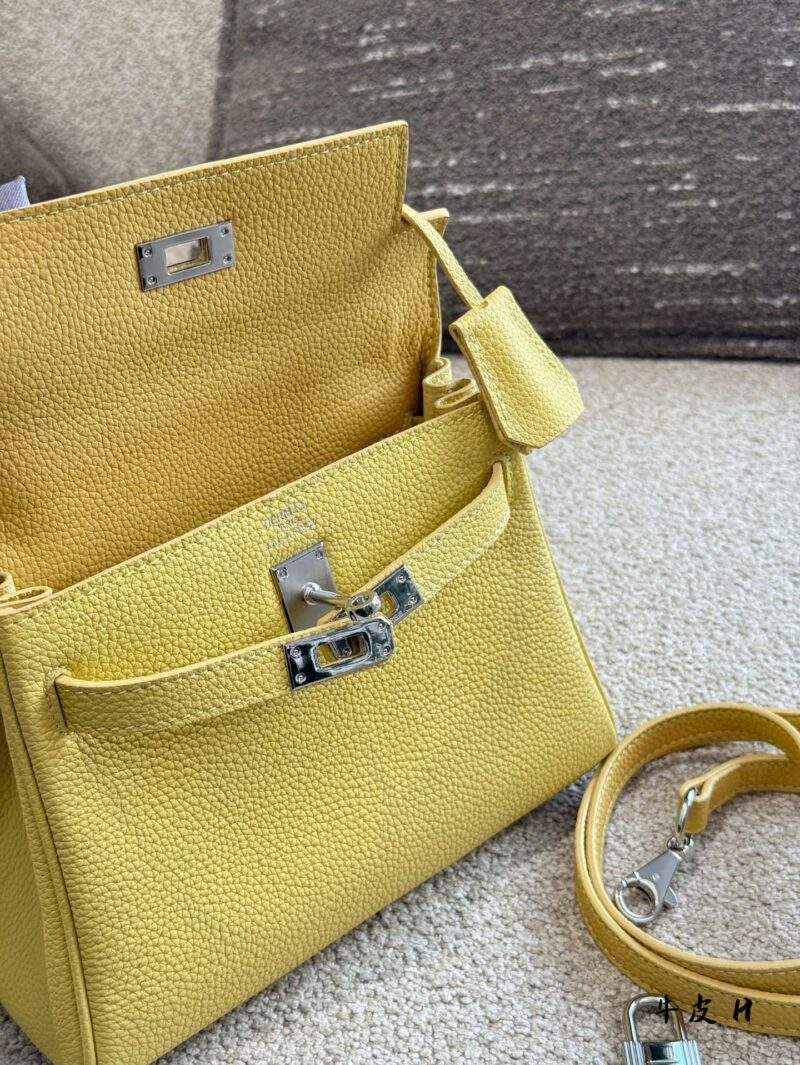 ef855b1859.jpg Cowhide P330
High quality texture, versatile upper body, super stylish!!
Hermes MiniKelly II,
Suitable size for all age groups, playful and cute to carry~20cm