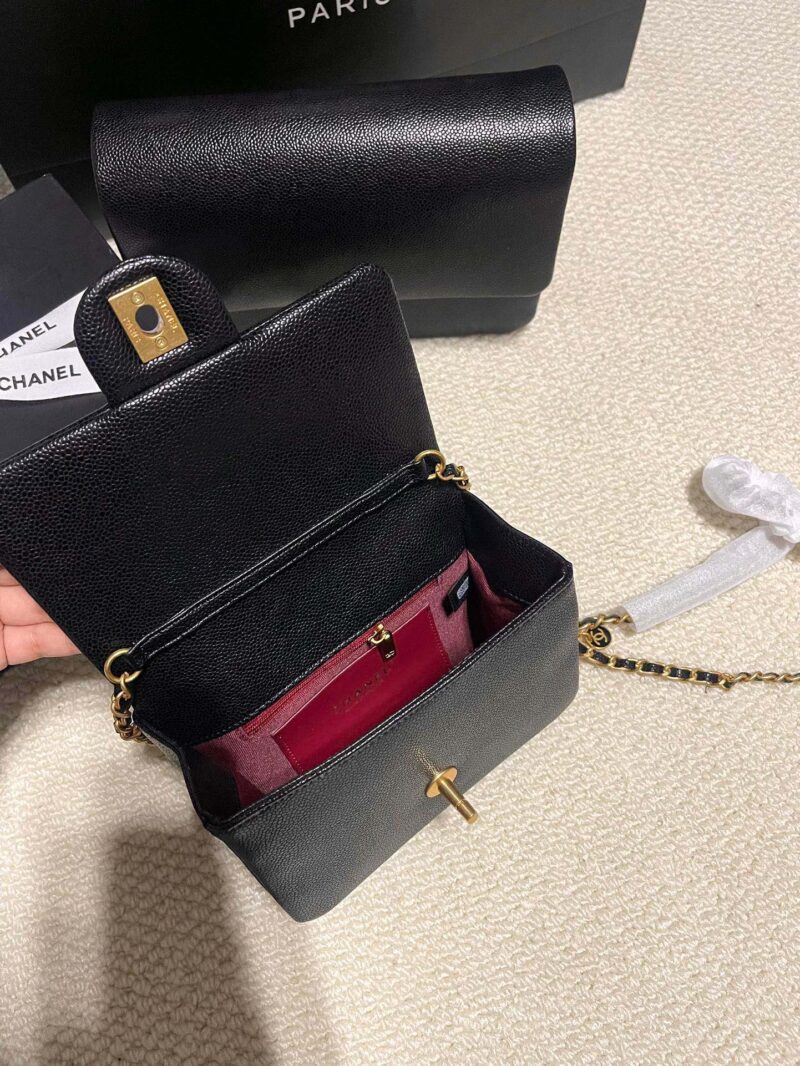 f08aa94c5d.jpg Chane1 24k CF lychee pattern
Xiaoxiangfeng handbag
No Ling Ge Jin Zhi Ni Jennie Same Style
Size:23x13cm
17x12cm