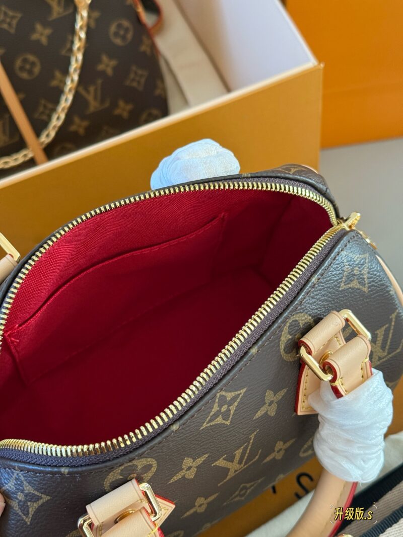 260 boxes
size：20*14cm
L home speed20
I really like this size!
?? Taiwanese customers order color changing leather!
?? Original weaving! Upgrade to adjustable
No matter what clothes you wear, don't hesitate!
Whatever you want!
Search Lv speed20