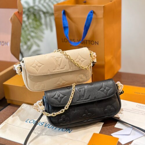 First layer cowhide original single p330
Cute bag shape yet full of elegant temperament folding box! Size 22.11
Lv Ivy Mahjong Bun
Cute bag shape yet full of elegant temperament combined with exquisite and fashionable chain underarm back
A crossbody...