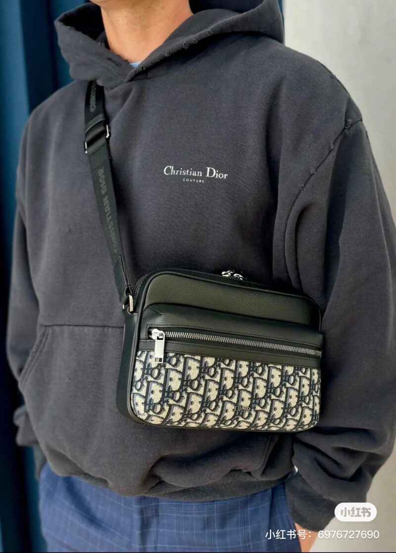 f3f7ee793f.jpg Dior mailman bag