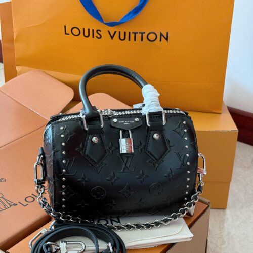 280 boxes
size：20*14cm
L Home Fashion Boutique Speedy Trunk20 Pillow Bag
Speed20 is just the right size!
Trendy punk style is full!
