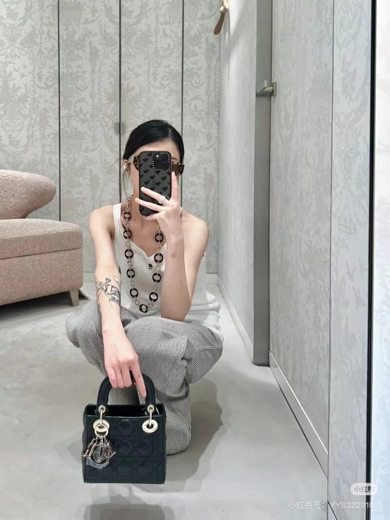 Can be used as a necklace or a belt
The new Lady Chain Point 8 can also be played like this
How to set up a versatile chain for Wang Chang with matching shoulder straps, creating a stylish and explosive look#
