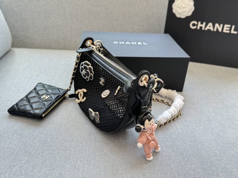 f552de6fff.jpg 230 folding box ? Pendant
size:21×15
CHANEL 25S fishing net badge brooch bag armpit bag handbag shoulder bag mesh bag baozi mother bag
Cool and cute~
Perfect for summer~
It's really, really, really exquisite
The slightly larger one has a chain t...