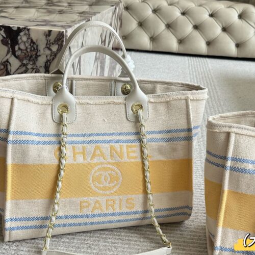 355 (same price for size)
Size: 38 * 30cm (large)
33 * 25cm (small)
Xiaoxiangjia 25C Early Spring Vacation Series
Marseille and the Sea
Arrange it! Arrange it!
This beach bag released this year is so beautiful!
People are already eagerly anticipating it!