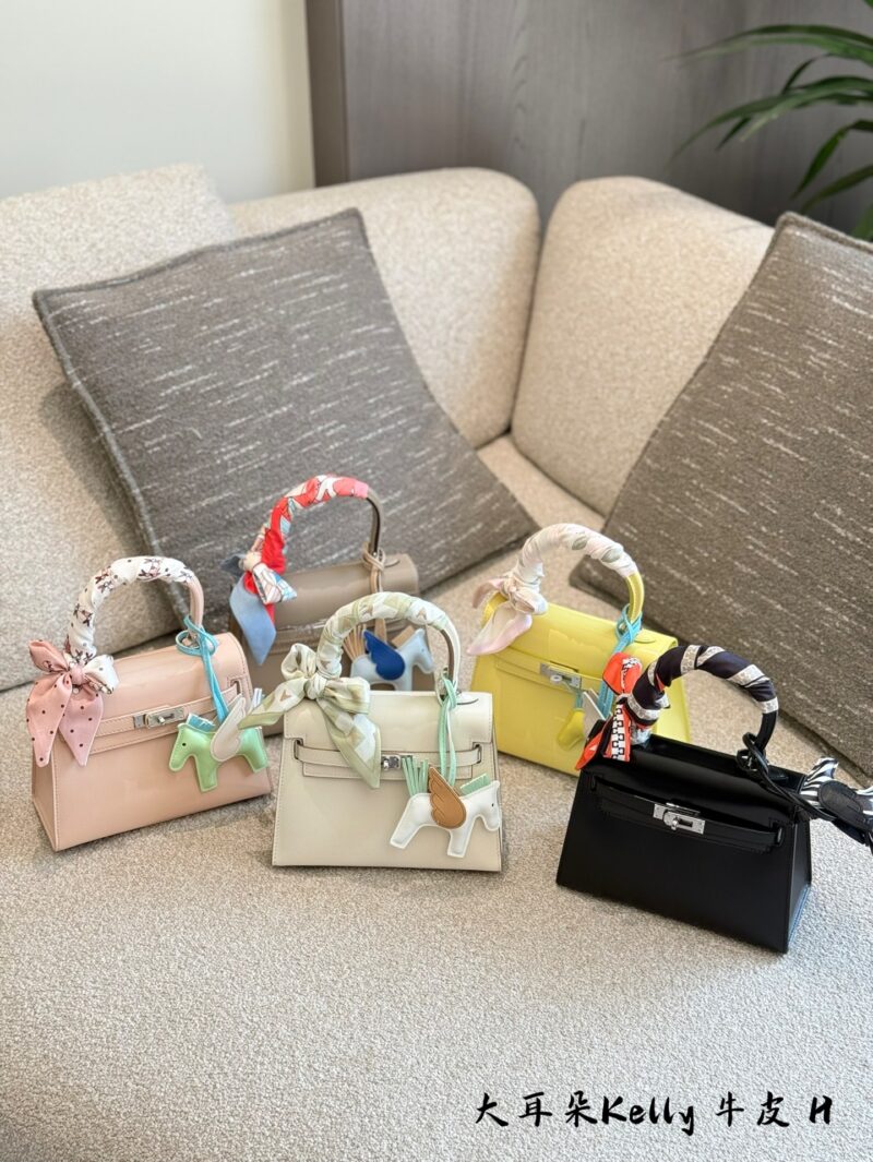 Exclusive Hermes Big Ears P375
Sichuan Super Popular Baby! Mini Kelly's' grandmother ', big ears that have been discontinued for more than 20 years! It's hard to find a package on the market. It's lucky to be able to recycle my wife. This time, we br...