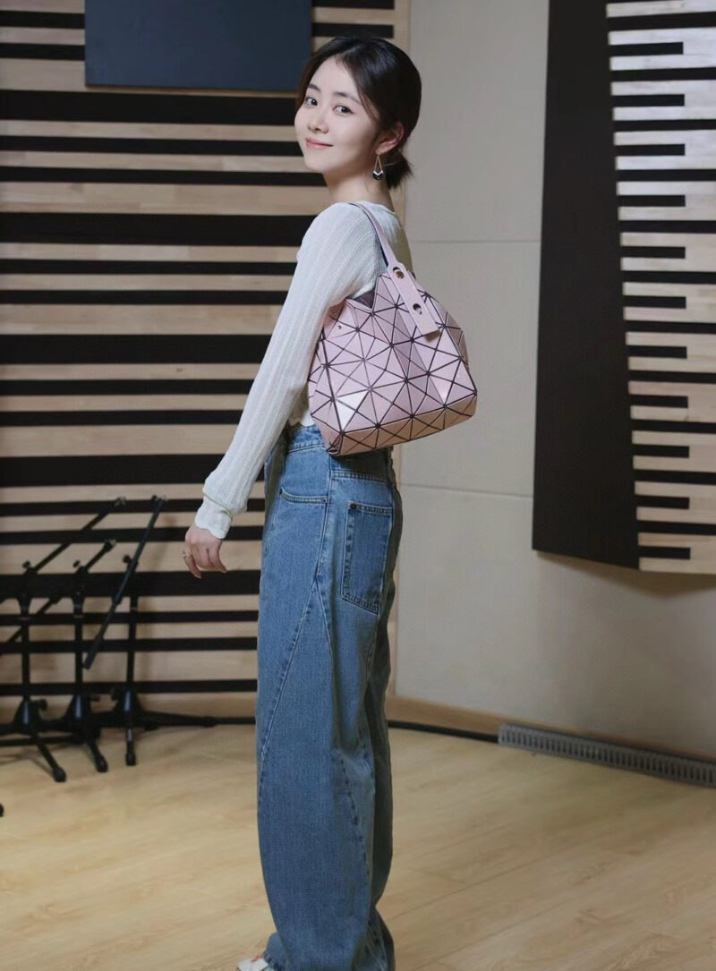 Cherry blossom powder with a girlish vibe