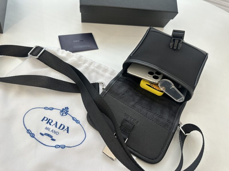 Complete gift box packaging ? Vertical PRADA ? Model 2020-1 Large Phone Bag [Strong] Crossbody Bag Waist Bag Multi purpose unisex Milan Creation. Miuccia Prada's unique talent lies in her relentless pursuit of new ideas, blending curiosity for kn...