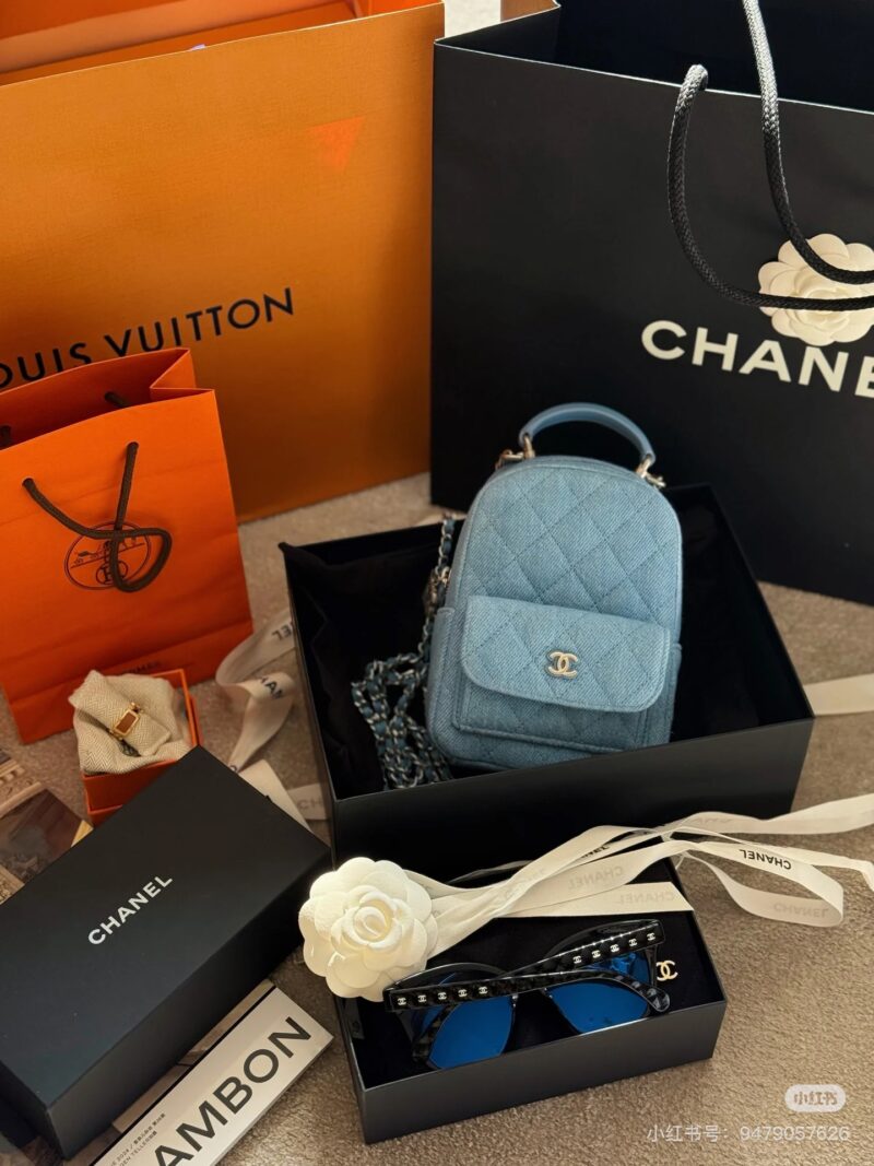 f8b94f7feb.jpg Chanel denim mini multi-purpose bag