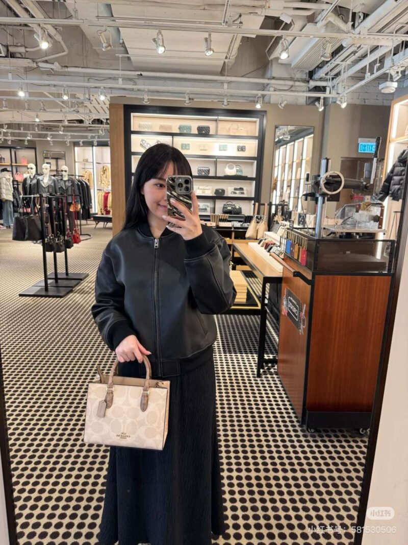 fa3f362fa9.jpg COACH | New Maggie Tote! A small tote bag with just the right size for live pictures
New Series Maggie Tote