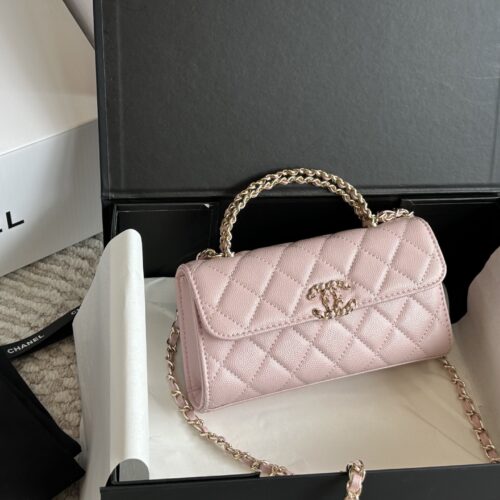 210 box
size：19*10cm
15*12cm
Xiaoxiangjia 23Kelly Mobile Bag
This bag type is a whole love to live in
Little Kelly Grandma/Exquisite and Cute/
You can put your phone on
Can be carried by hand or slung diagonally
The caviar cowhide is too perfect!
