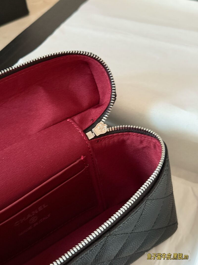 260 boxes
Size: 20 (base width) * 12cm (height)
Xiaoxiang Family Lunch Box Pack Lp
A popular bag that catches the eye at a glance
Really cute
Can be sweet or salty
You can hold it by hand, shoulder and back. The chain length is just right
The compati...