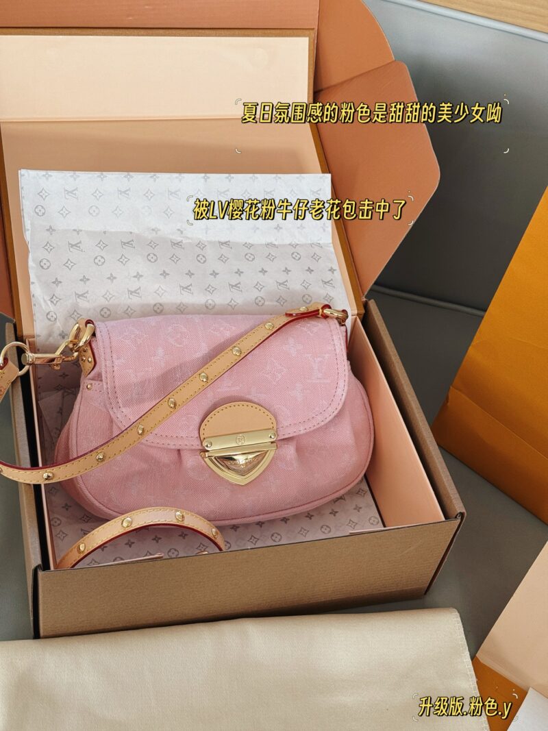 295 box
size：26*18cm
L's denim sunset is perfect for summer
I really like the tannin series
The Sunset capacity is sufficient,
Soft and not afraid of pressure,
Color resistant and stylish!