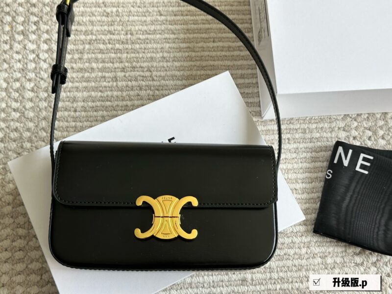 220 boxes
size：20*11cm
Celine super beautiful armpit bag Arc de Triomphe
?? Upgraded version for reshipment
Retro sexy versatile small bag
Don't miss it!!
?? Cowhide leather