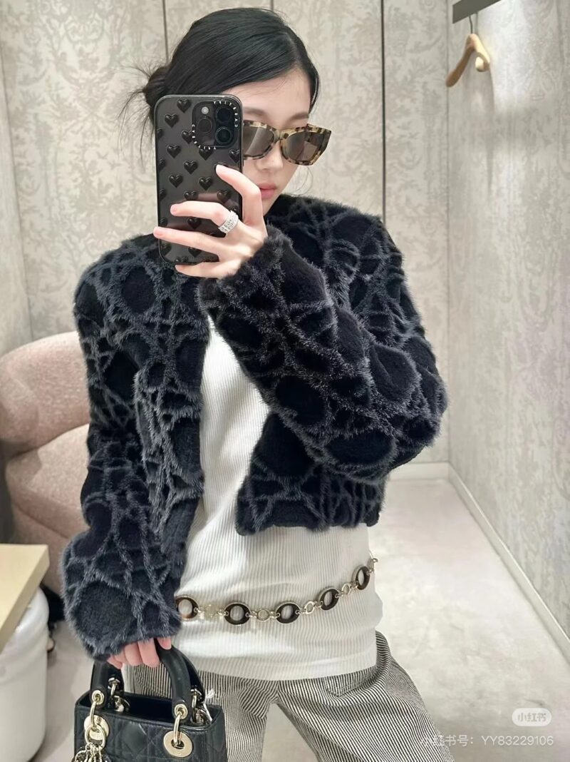 Can be used as a necklace or a belt
The new Lady Chain Point 8 can also be played like this
How to set up a versatile chain for Wang Chang with matching shoulder straps, creating a stylish and explosive look#