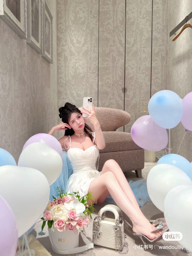 Dior Himalaya Lady Dior~
I share a lady Dior bag every day. I really love this bag style, and the most recommended one is definitely the Himalaya style because of the horse The price is about to increase, so you must not miss the best opportunity to ...