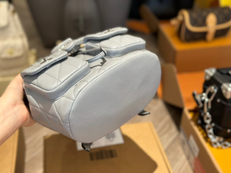 fc7c66f416.jpg 260 replica version
size:20cm
C's backpack,
Light weight! Highly recommended!
?? I need it for a short holiday!
Search Coach Backpack