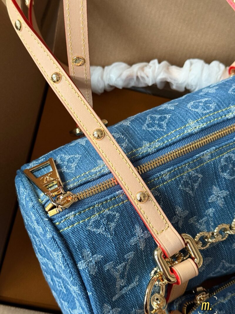 fc8104e104.jpg 290 boxes
Size: 27 * 13cm (large bag)
15 * 6.5cm (small bag)
24 Spring L Home Denim Denim New Collection
Rocket at the beginning of the New Year
My favorite of this classic remake is the one shoulder Barbican Dragon. Who wouldn't be tempted by it!!
V...