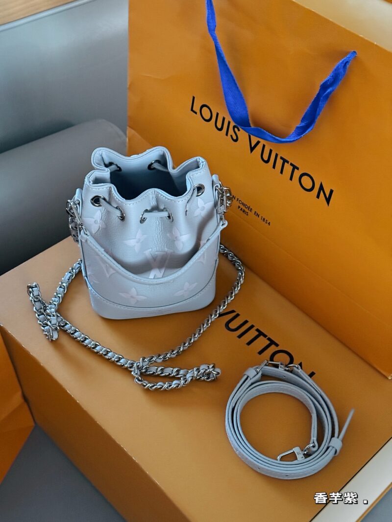 fcc244f612.jpg 210 box
size:13*16cm
Treat all kinds of illnesses|
L home nanonoe gray purple super beautiful
Beautiful mood haha
A small bag with full emotional value