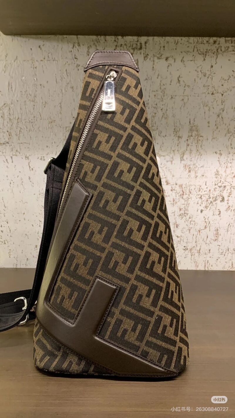 fcd5945c2a.jpg Fendi Old Flower Chest Bag