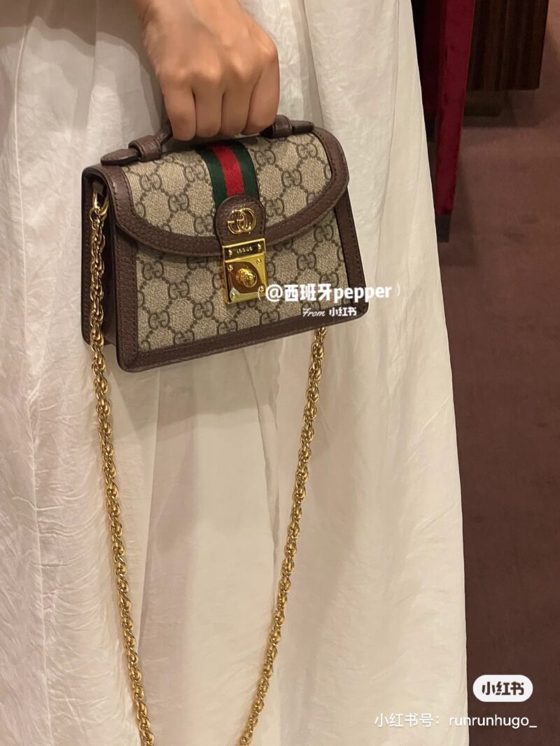 Gucci Mini ophilia Mini Bag Exquisite Mini Bag Comes Crown
Recent fashion trends and styles
Mini bags are essential items for going out on the street
The absolute bonus for the design is that the phone can fit comfortably and has ample space for dura...