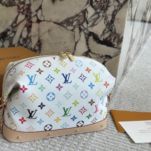 220 boxes
size：28*16cm
This makeup bag must be praised well
It's really convenient to use it!
If you go on a trip
One package can solve all problems!
L Home Makeup Bag!
Ladies' essential items,
Ladies and gentlemen,
All can be used,
A beloved doubl...