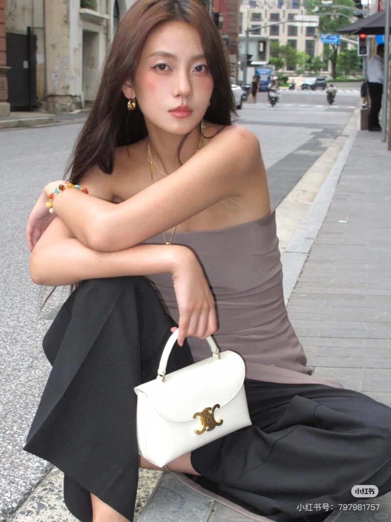 ff3be0a807.jpg Celine Arc de Triomphe Handheld