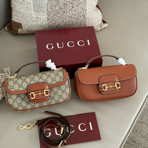 230 sets (gift box)
Size: 23 * 13cm
GG 1955 Handheld Edition New Bag
I don't know if everyone feels the same way as me,
This new 1955 color scheme is even more fashionable~
Hand carried crossbody
Search GG 1955 saddle