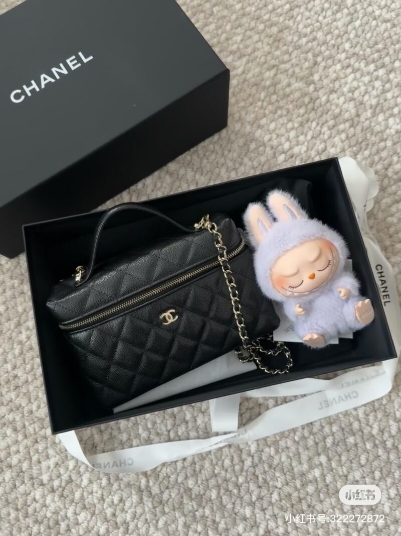Chanel LP Small Box Bag is a must-have for summer